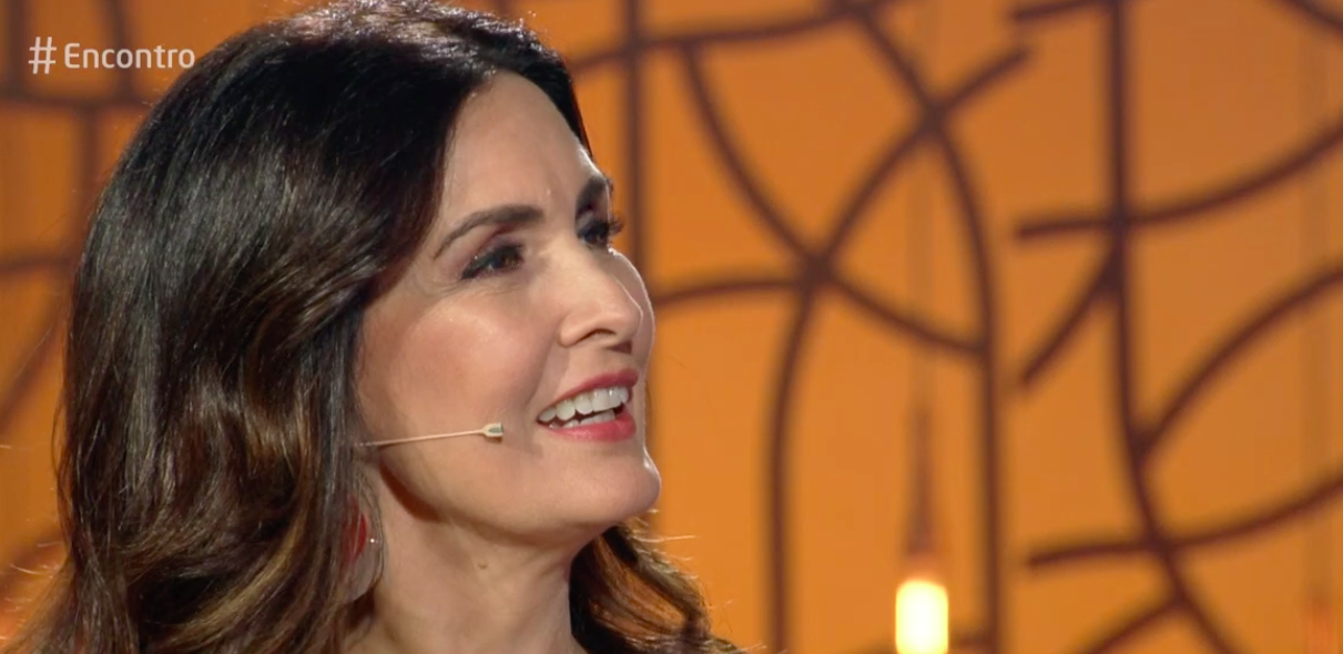 http://tvfoco.uai.com.br/wp-content/uploads/2015/05/Daniela-Mercury.jpg