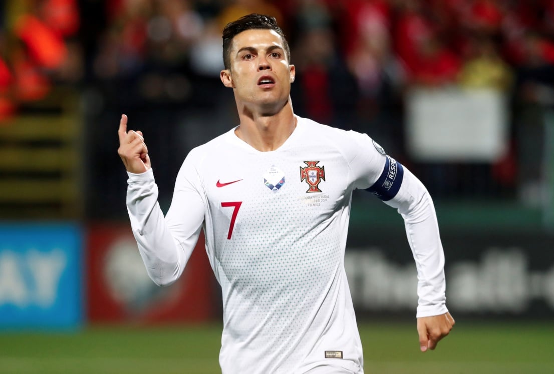 Cristiano Ronaldo vai aos prantos de choro durante entrevista ao falar sobre seu pai (Foto: Reprodução)