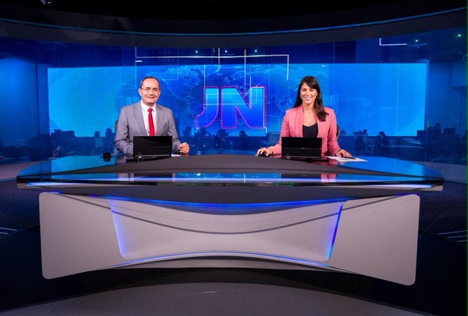 Ayres Rocha, do Acre, e Jéssica Senra, da Bahia, no comando do Jornal Nacional (Foto: Divulgação)