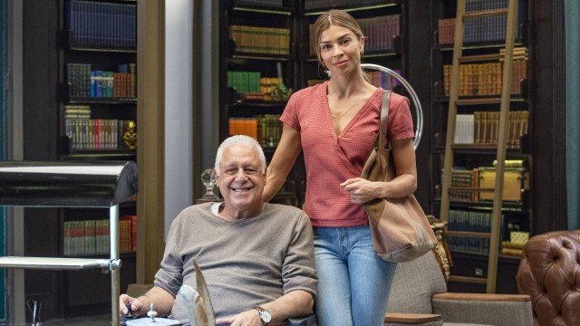 Grazi Massafera e Antônio Fagundes atuam juntos em "Bom Sucesso" (Foto: Divulgação/TV Globo)