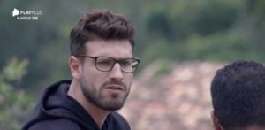 Guilherme Leão foi atacado por bezerro em A Fazenda 11 (Reprodução: PlayPlus)