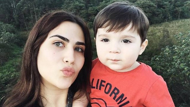 Jéssica Costa, filha de Leonardo, e o Filho Noah (Foto: Reprodução)