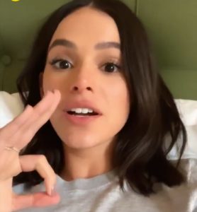 Após mentira, Bruna Marquezine surgiu dando explicações em vídeo (Foto: Reprodução/ Instagram)