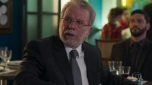 Eric (Jonas Bloch) em cena de Bom Sucesso (Foto: Reprodução/Globo)