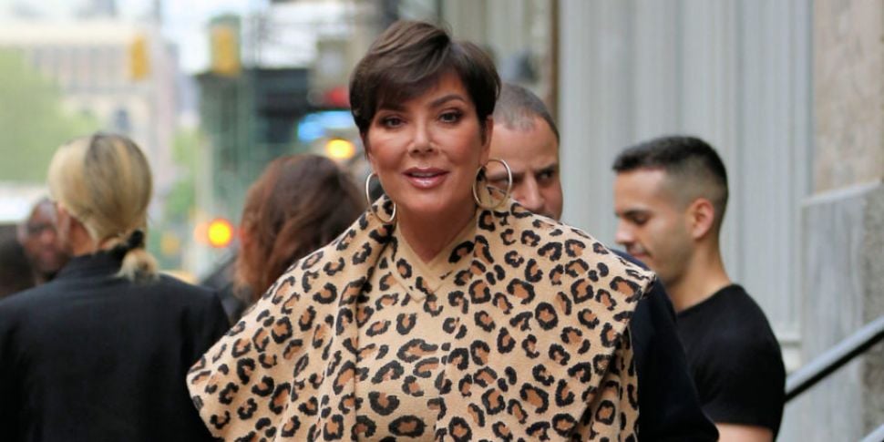 Kris Jenner é atacada pelo segurança da filha, Kim Kardashian e passa por apuros (Foto: Reprodução)