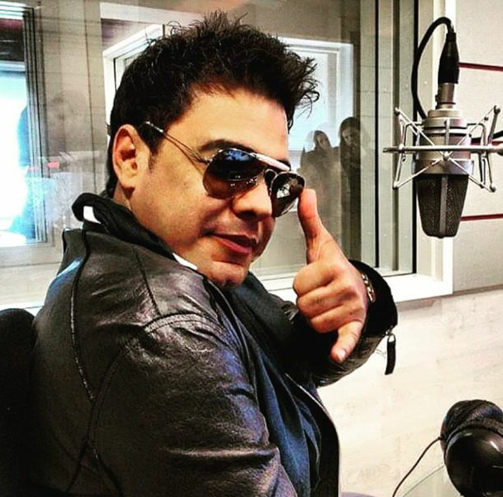 Zezé Di Camargo é flagrado em beijo com duas pessoas, imagem vaza e cantor se explica: “fiquei curioso” - foto: reprodução Instagram