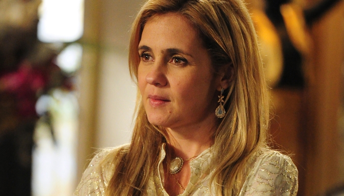 Carminha (Adriana Esteves) em Avenida Brasil (Foto: Rede Globo/Alex Carvalho)