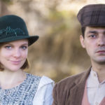 Éramos Seis - Zeca (Eduardo Sterblitch) e Olga (Maria Eduarda de Carvalho)