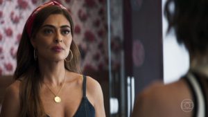 Maria da Paz (Juliana Paes) e Josiane (Agatha Moreira) em cena de A Dona do Pedaço (Foto: Reprodução/Globo)