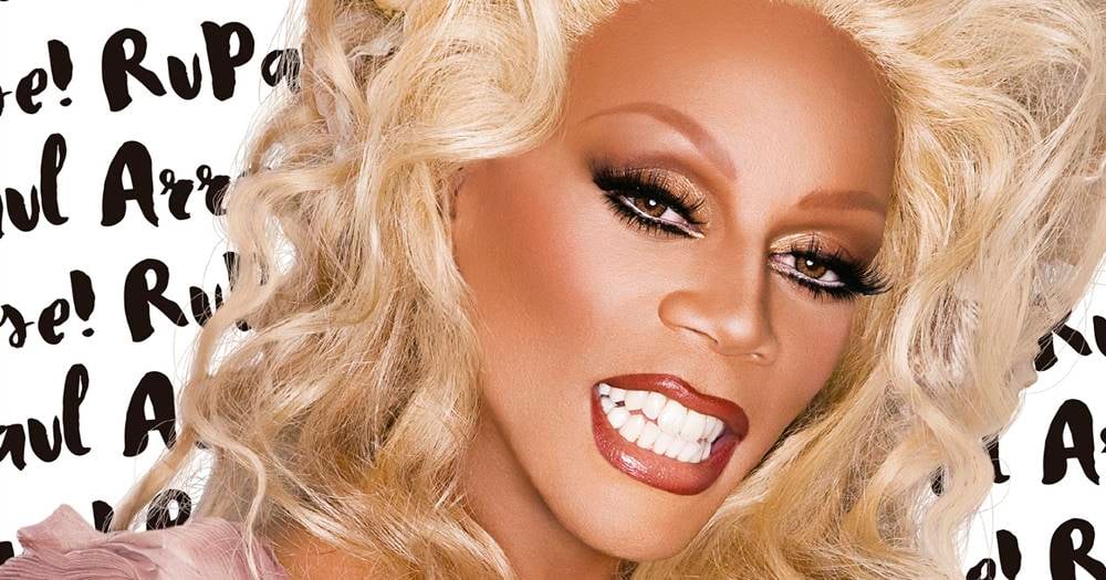 A famosa drag queen RuPaul, fala durante entrevista sobre o preconceito que enfrentou até chegar a ser quem é hoje (Foto: Reprodução)