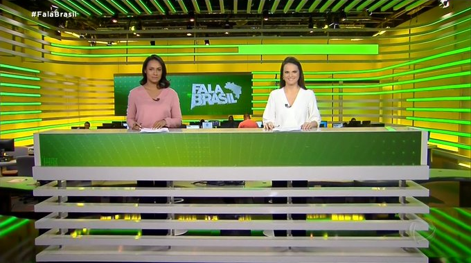 Roberta Piza e Salcy Lima no novo cenário do Fala Brasil; novidade dividiu opiniões (Foto: Reprodução/Record)