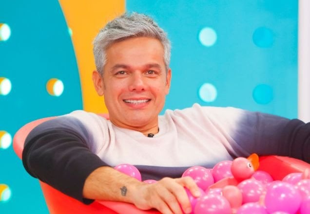 O famoso ex-apresentador do Vídeo Show da Globo e marido de Flávia Alessandra, Otaviano Costa compartilha dia de princesa no salão (Reprodução)