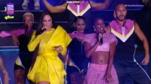 Ivete Sangalo e IZA subiram ao palco juntas (Reprodução/ Multishow)