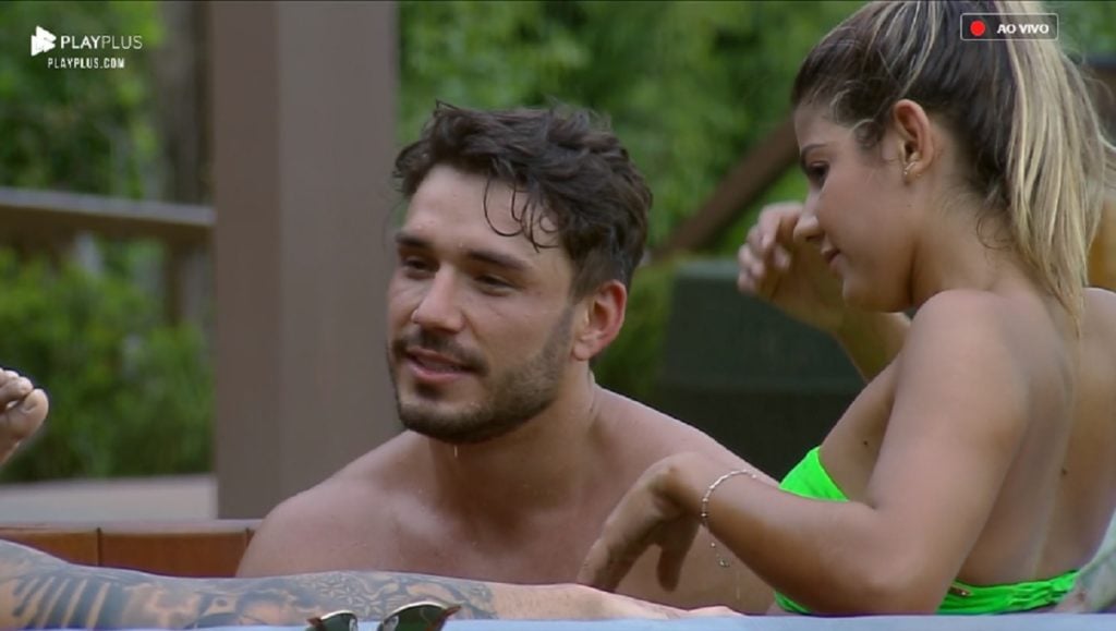 Hariany e Lucas não estão mais juntos em A Fazenda 2019 (Reprodução: PlayPlus)