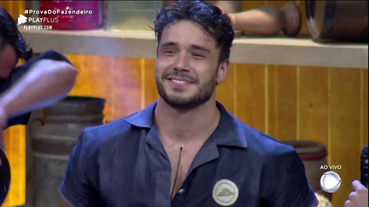 Lucas Viana corre o risco de ser expulso do reality show da Record, A Fazenda (Reprodução: PlayPlus)