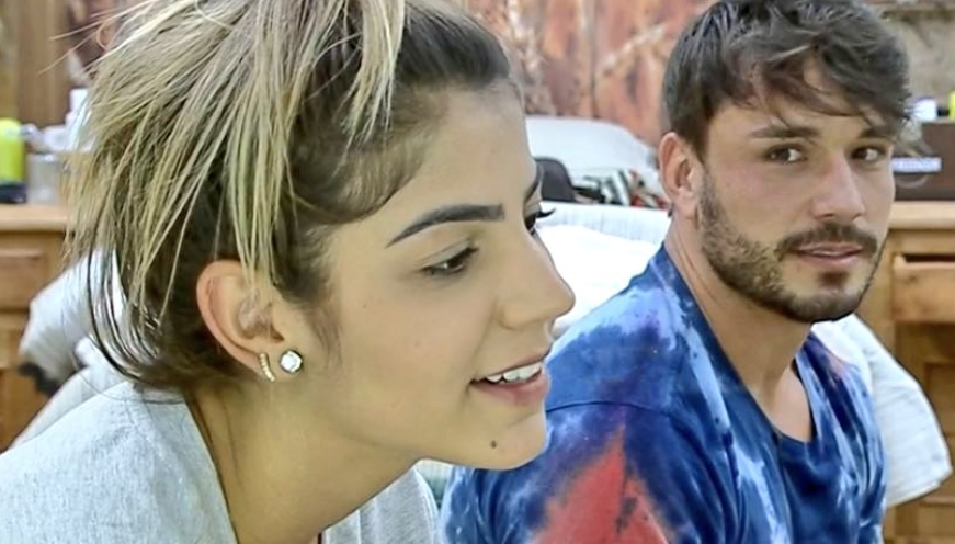 Lucas Viana e Hariany são flagrados em cena de sexo (Foto: Reprodução)