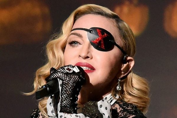 Fã processa Madonna depois de mudança de horário em show (Foto: Reprodução)
