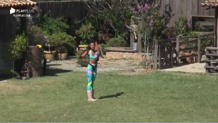 Sabrina de Paiva reclama de Viny Vieira em A Fazenda 11 (Reprodução: PlayPlus)