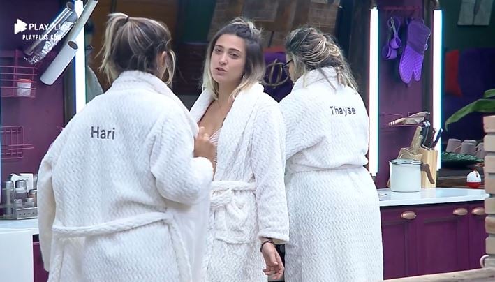 Tati Dias pede perdão para Hariany em A Fazenda 11 após desaprovar namoro com Lucas Viana (Reprodução: PlayPlus)