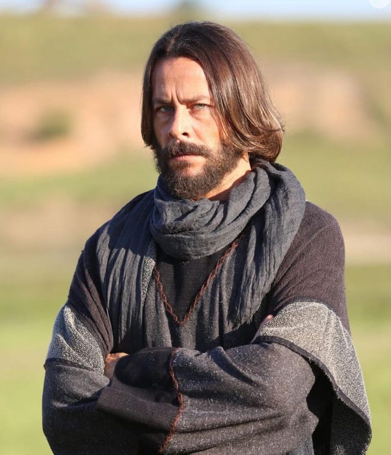 Théo Becker como Labão em Lia (Reprodução: Record TV)