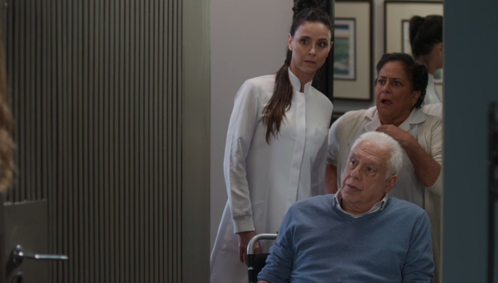 http://tvfoco.uai.com.br/wp-content/uploads/2015/05/Daniela-Mercury.jpg