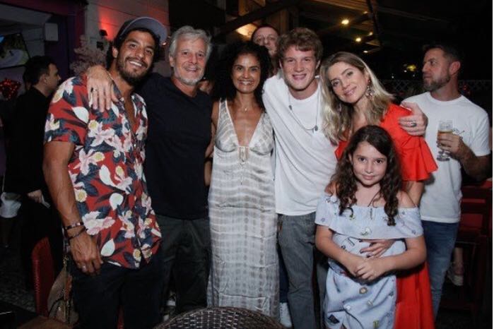 http://tvfoco.uai.com.br/wp-content/uploads/2015/05/Daniela-Mercury.jpg