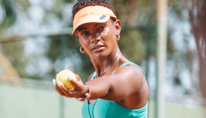Erika Januza é a tenista Marina em Amor de Mãe (Foto: Globo/Isabella Pinheiro)