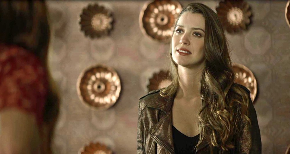 Fabiana é vivida por Nathalia Dill em A Dona do Pedaço 