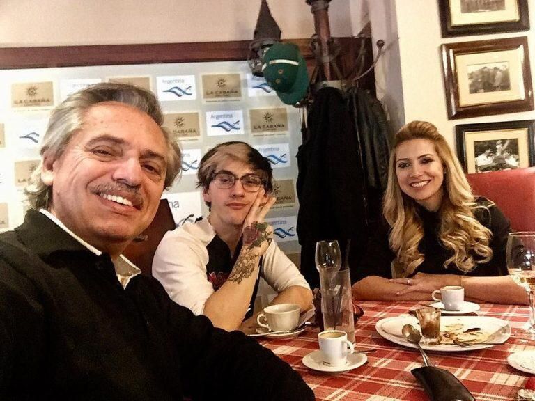 Alberto Fernández, Estanislao e Natalia Leone (Foto: Reprodução)