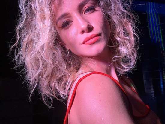 A atriz da TV Globo Larissa Ayres não aguentou calada a presença de um homem no vagão especial para mulheres em pleno horário de pico e expulsou o sujeito de lá (Foto: Reprodução/ Instagram)