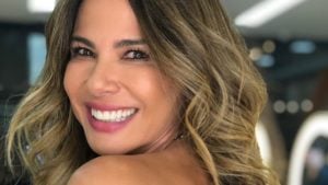 A famosa apresentadora do Superpop da RedeTV!, Luciana Gimenez é flagrada na casa de Sabrina Sato da Record (Foto: Divulgação)