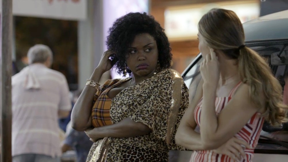 Lulu fica chocada por Paloma dispensar Marcos em Bom Sucesso