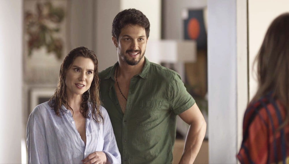 http://tvfoco.uai.com.br/wp-content/uploads/2015/05/Daniela-Mercury.jpg
