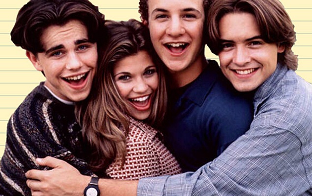 Elenco principal da série O Mundo é dos Jovens exibida pelo SBT entre os anos 90 e 2000 (Imagem: Reprodução)