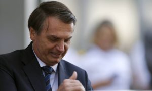 O presidente Jair Bolsonaro prestou solidariedade para a família do apresentador da TV Record, Gugu Liberato (Foto: Reprodução)