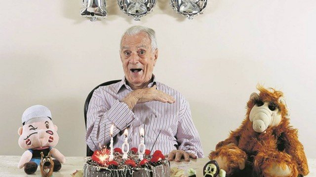 Orlando Drummond na sua festa de aniversário de 100 anos imitou o Seu Peru (Foto: Fábio Rossi)