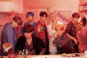 Integrante do BTS se envolve em colisão de carro (Foto: Reprodução)