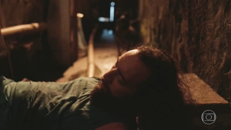 Corpo do estuprador Genilson (Paulo Gabriel) sumiu em Amor de Mãe (Foto: Reprodução/TV Globo)