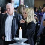 Eliana ficou bastante emocionada ao se despedir do amigo, Gugu Liberato (Foto: Leo Franco / AgNews)
