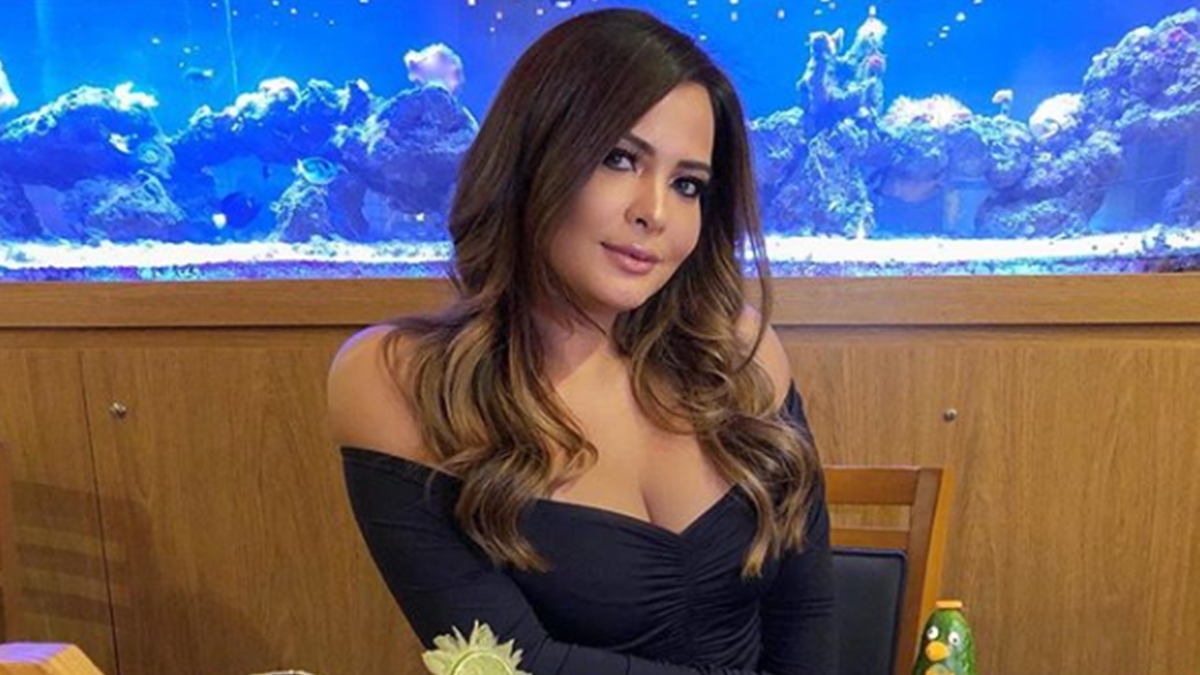 Geisy Arruda puxa biquíni e quase mostra demais (Foto:Reprodução/Instagram)