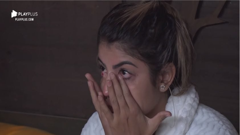 Hariany pensa em desistir do reality rural A Fazenda em véspera de eliminação (Foto: Reprodução/Record TV)
