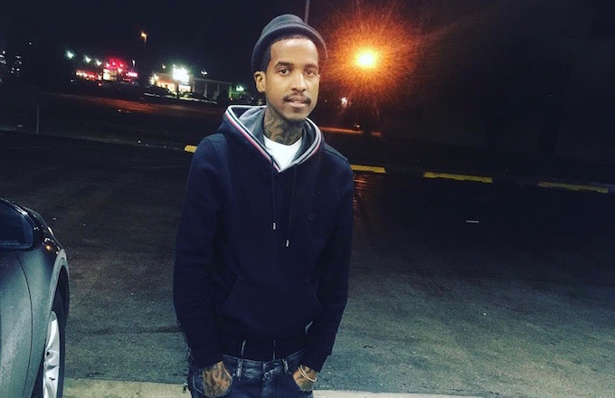 O rapper americano Lil Reese foi baleado no pescoço e está entre a vida e a morte (Foto: Reprodução) O rapper americano Lil Reese foi baleado no pescoço e está entre a vida e a morte (Foto: Reprodução)