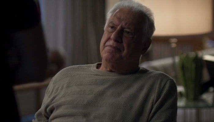 Alberto (Antonio Fagundes) sofrerá atentado em Bom Sucesso (Foto: Reprodução/Globo)