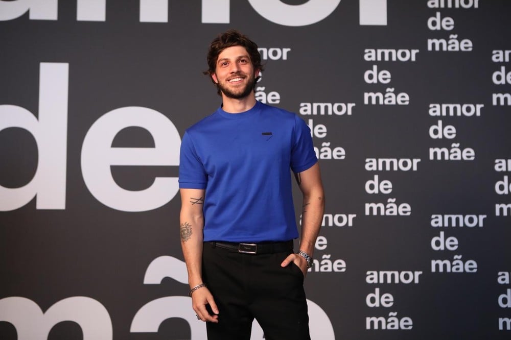 Chay Suede é Danilo em Amor de Mãe e marcou presença na coletiva da nova novela das nove (Foto: Isabella Pinheiro/Gshow) Chay Suede é Danilo em Amor de Mãe e marcou presença na coletiva da nova novela das nove (Foto: Isabella Pinheiro/Gshow)