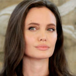 Angelina Jolie passa por apuros depois de descoberta de bomba em set de gravações que ela estava (Foto: Reprodução)