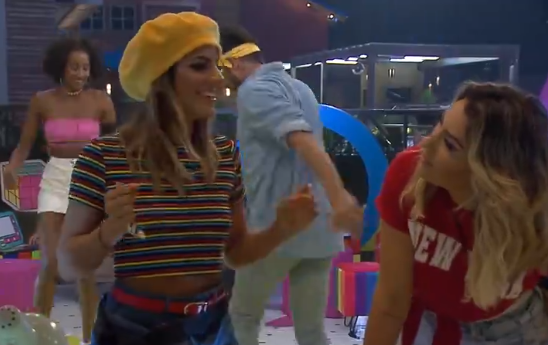 Hariany diz que não quer mais macho em A Fazenda (Foto: Reprodução/ Play Plus/ Record TV)
