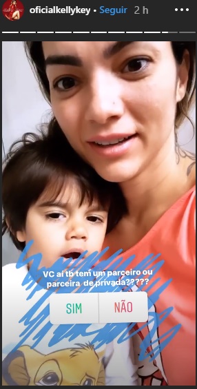 Kelly Key com o filho Artur no colo (Foto: Reprodução)
