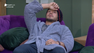 Lucas Viana se revoltou com atitude de Hariany Almeida em A Fazenda 11 da Record (Foto: Reprodução/ PlayPlus)