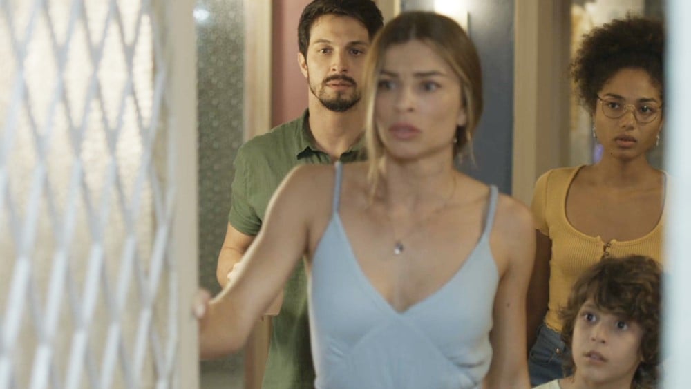http://tvfoco.uai.com.br/wp-content/uploads/2015/05/Daniela-Mercury.jpg