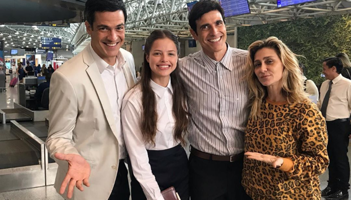 Mateus Solano com Agatha Moreira, Reynaldo Gianecchini e a diretora Amora Mautner em gravação de A Dona do Pedaço (Foto: Reprodução/Instagram)